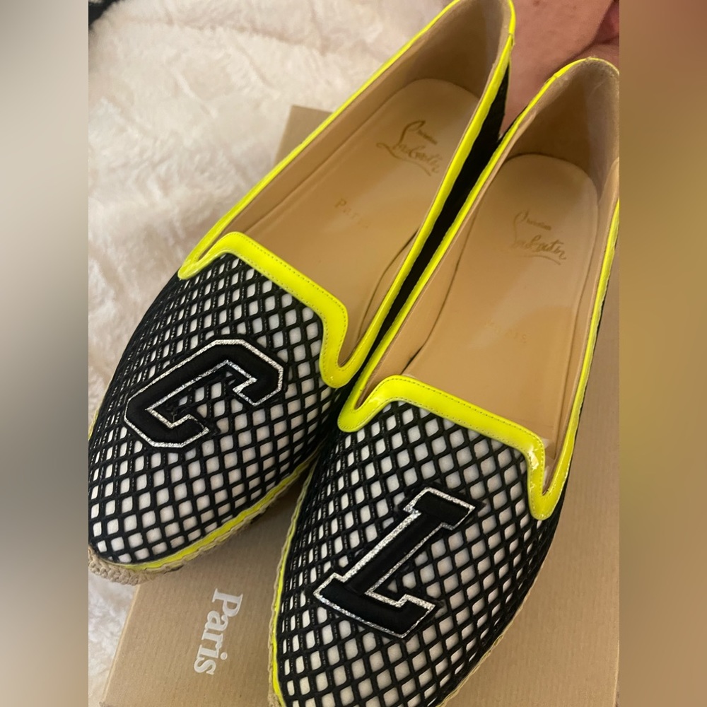 GORGEOUS Louboutin Ivy Espapop Flat Neo resile/patent - AUTHENTIC - Never used